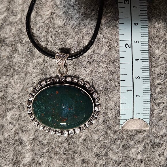 Copy - Bloodstone (agate) gemstone oval, pendant, silver plate, black cord, new - Picture 6 of 7